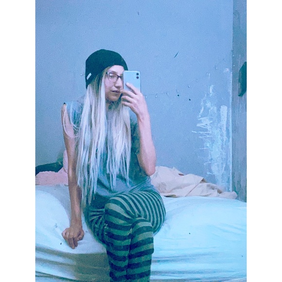 Meet your Posher! Leah Beee - Picture 8 of 16